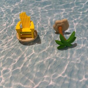 Margaritaville Yellow Chair and Green Palm Tree Croc Charms NWOT!